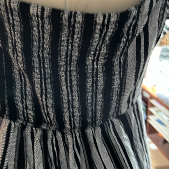 Black and Grey dress by Volcom - Picture 6 of 6